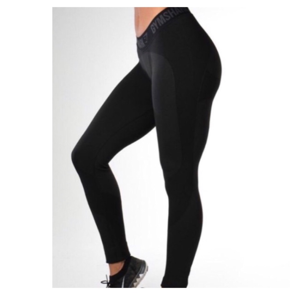 Gym shark leggings